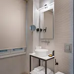 מלון Yeeon Boutique Hotel, - Historic Of Europe 4*
