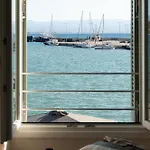 Yeeon Boutique Hotel, - Historic Of Europe 4* גיתיו