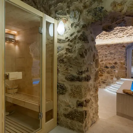 Отель Yeeon Boutique Hotel, - Historic Of Europe 4*