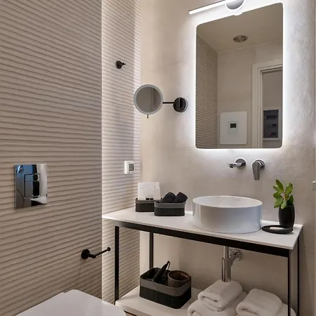 Yeeon Boutique Hotel, - Historic Of Europe