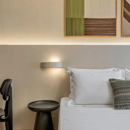 Ξενοδοχείο Yeeon Boutique Hotel, - Historic Of Europe 4*