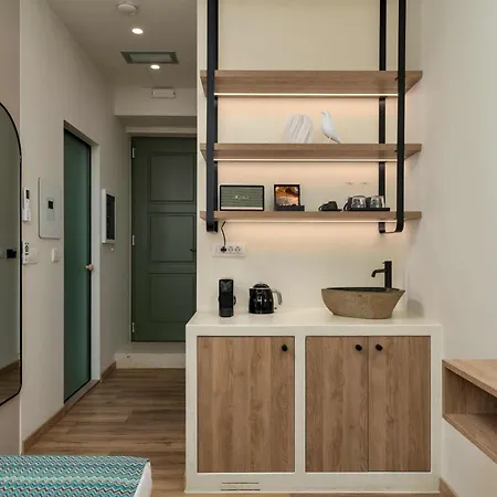 Yeeon Boutique Hotel, - Historic Of Europe 4* Gythio