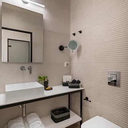 Yeeon Boutique Hotel, - Historic Of Europe 4*