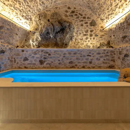 Yeeon Boutique Hotel, - Historic Of Europe 4* Gythio