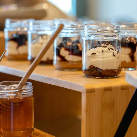 Yeeon Boutique Hotel, - Historic Of Europe Ξενοδοχείο