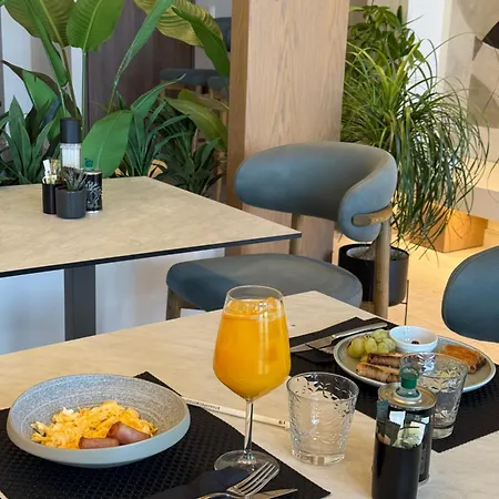 Yeeon Boutique Hotel, - Historic Of Europe Hotel Gythio
