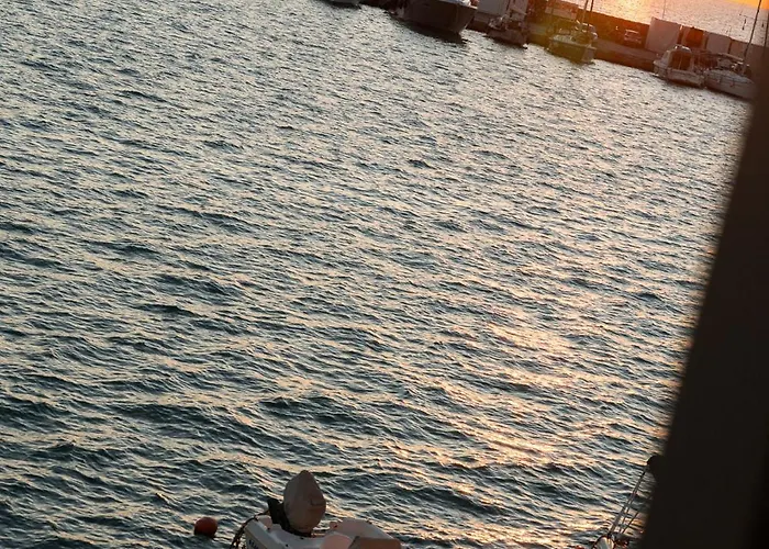 Yeeon Boutique Hotel, - Historic Of Europe 4*